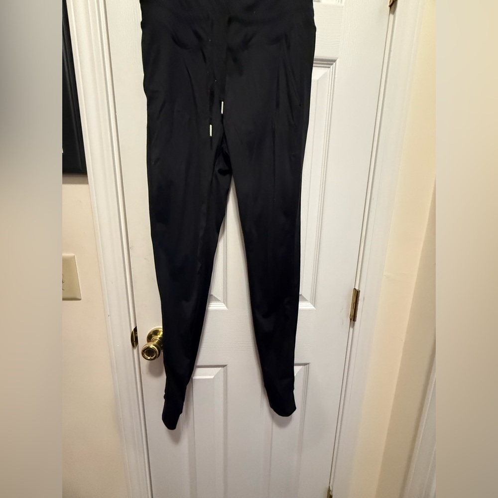 Halara Regular Length Drawstring Joggers Elastic Wait Black Medium